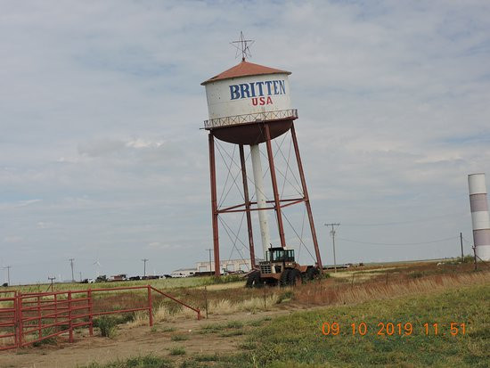 Britten Leaning Water Tower景点图片