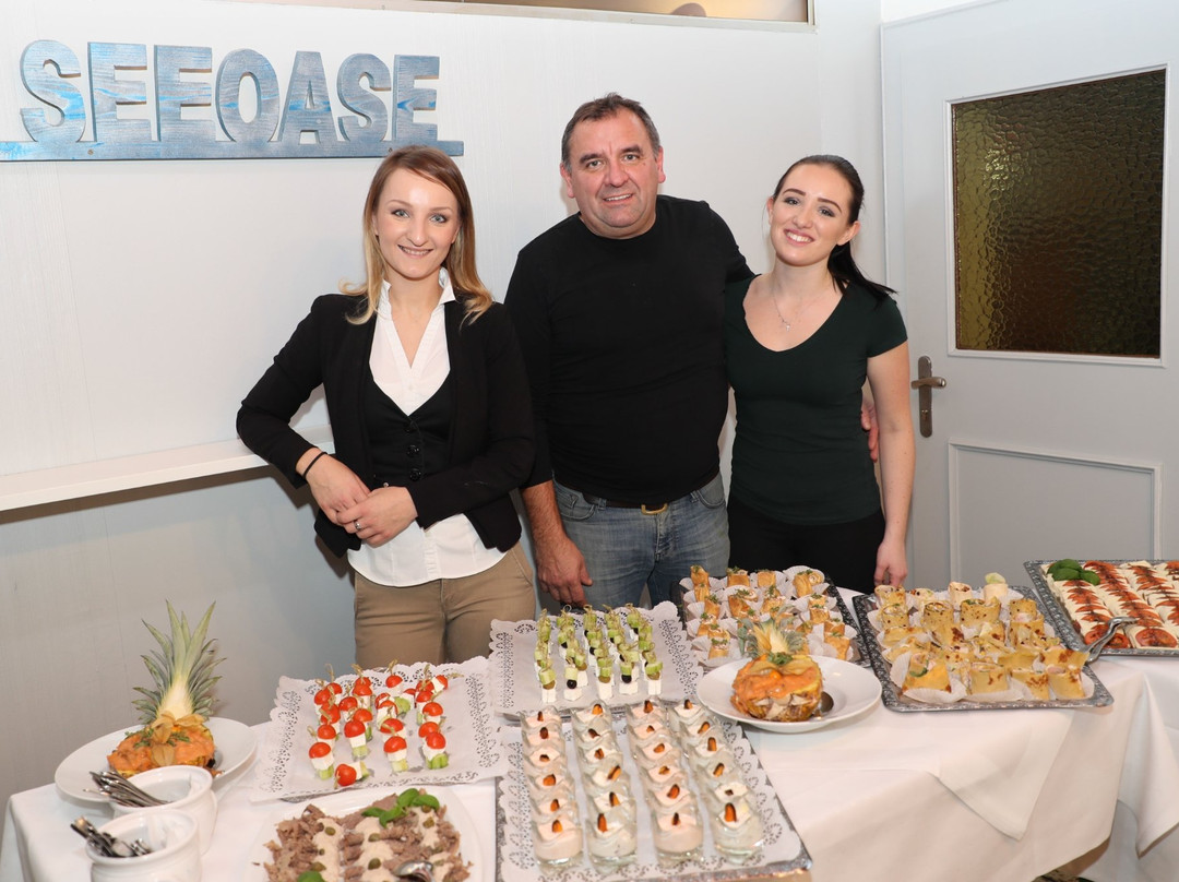 Henndorf am Wallersee餐馆和美食-Seeoase am Fenninger Spitz