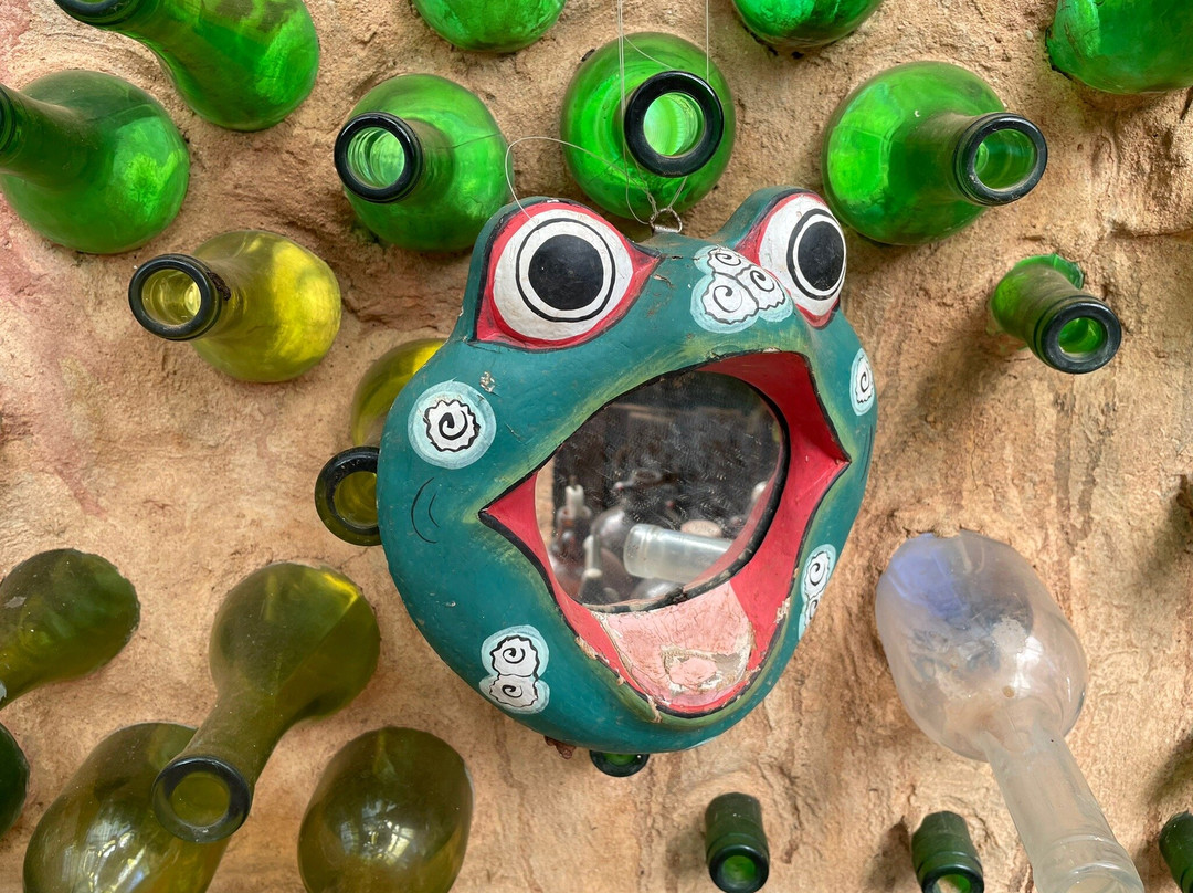 Alladins Cave Bottle House-达博必去景点