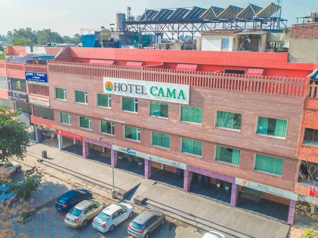 卡马酒店主图