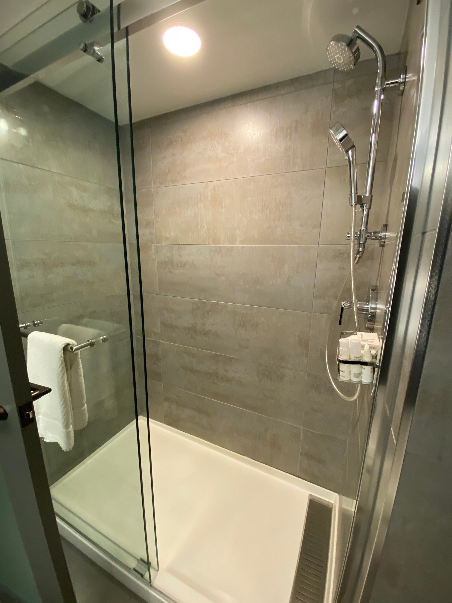 费城社区山喜来登酒店-浴室