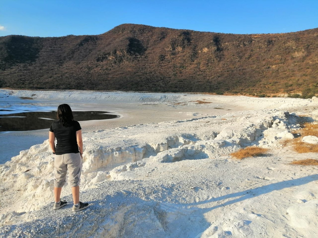 Crater Rincon de Parangueo景点图片
