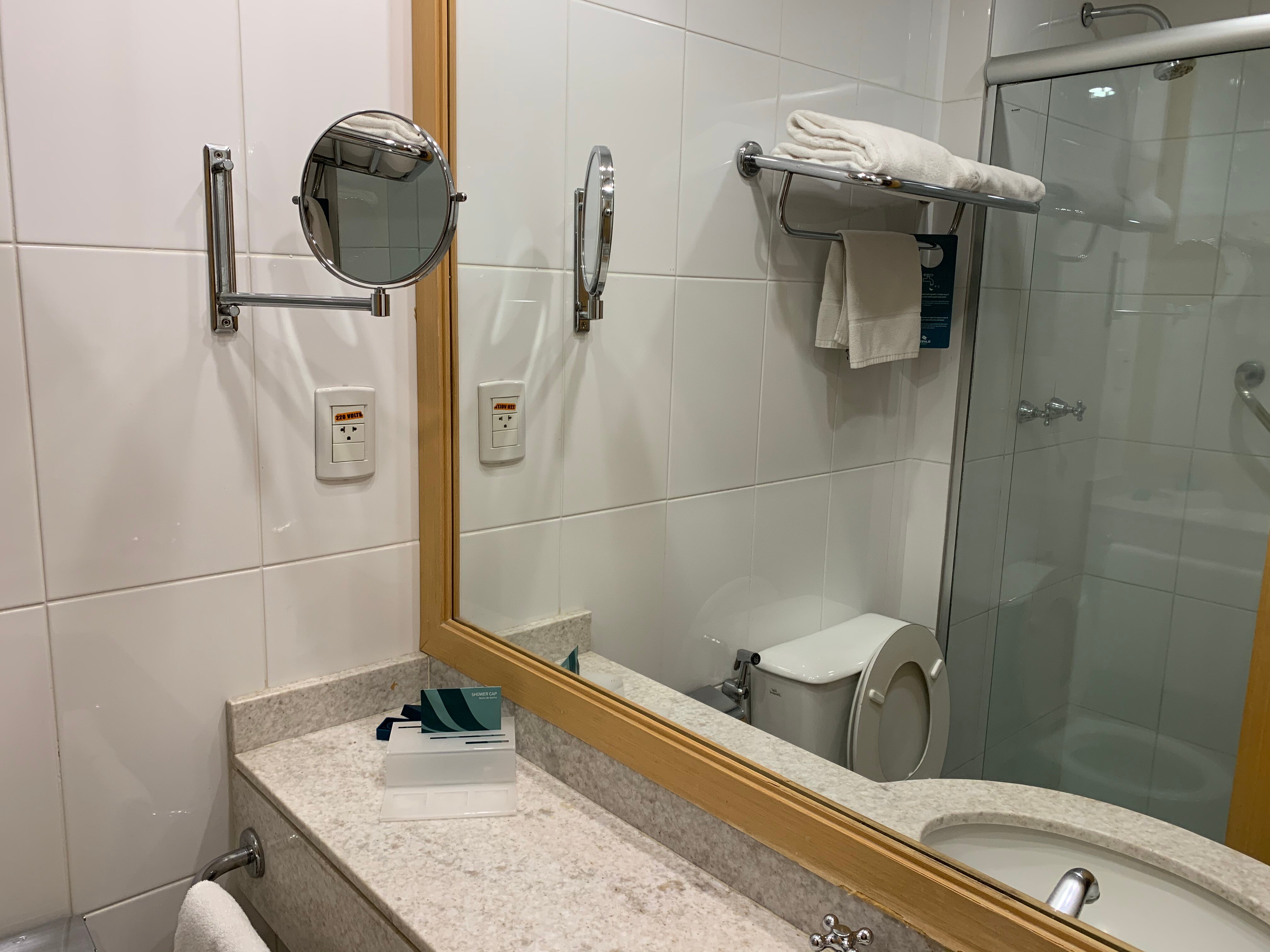 瓜鲁柳斯机场美居酒店-浴室