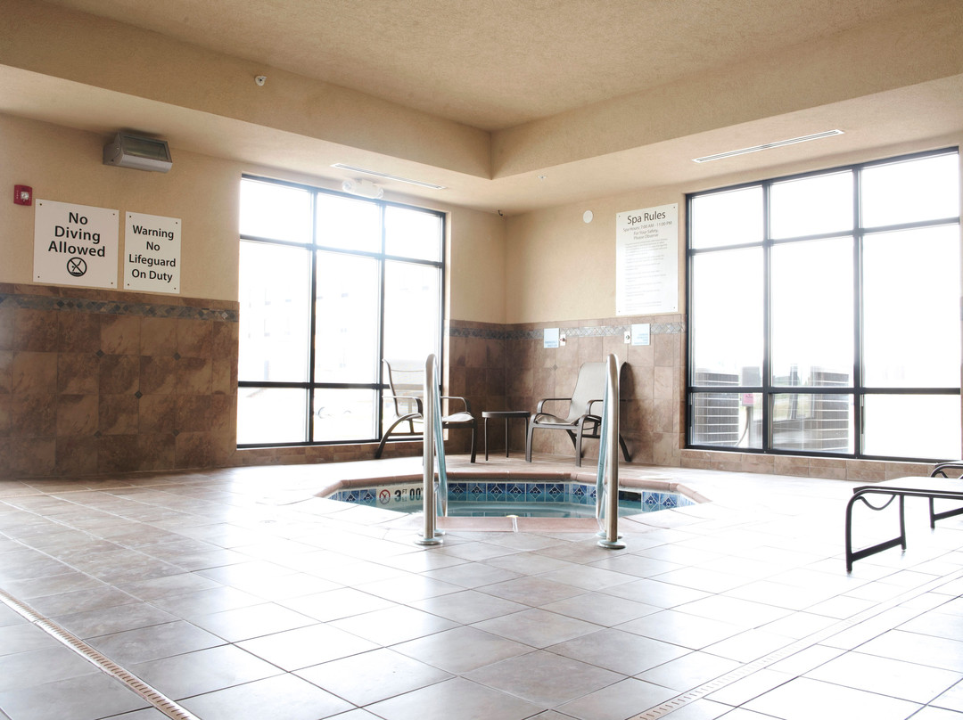 Holiday Inn Express & Suites Urbandale Des Moines By IHG主图