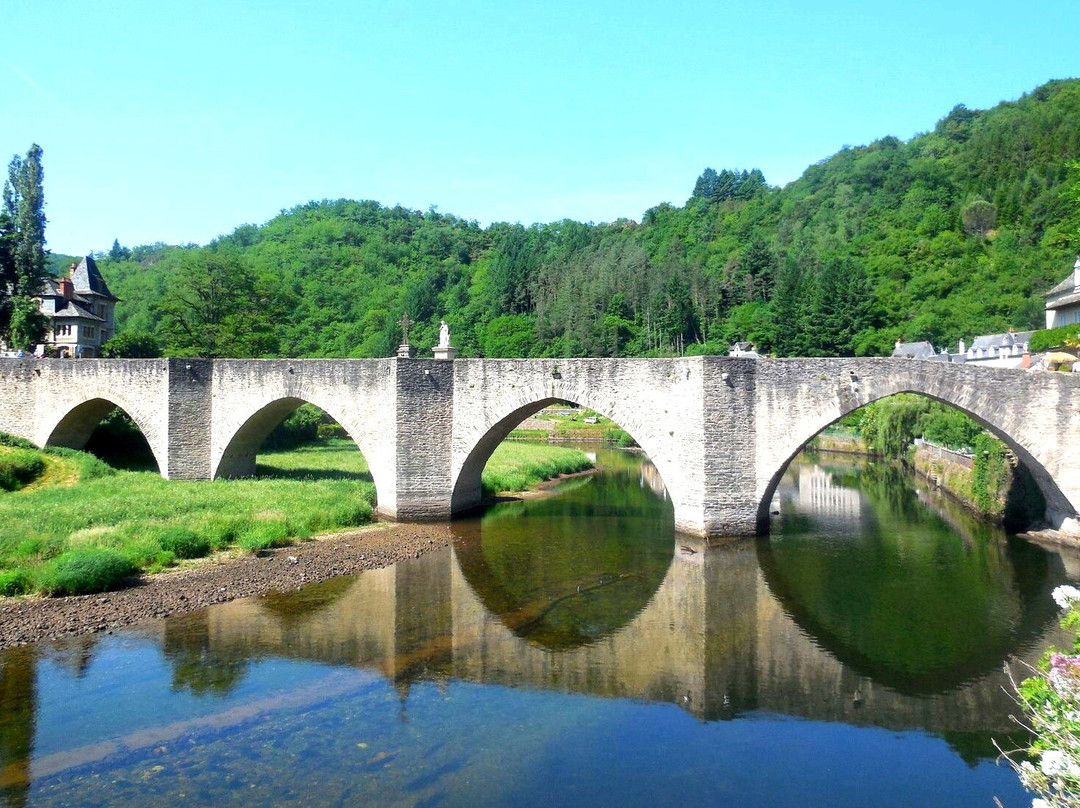 Le Pont Vieux D'estaing-Estaing必去景点
