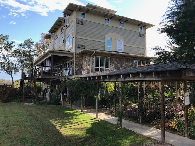 Lucille's Mountain Top Inn & Spa-浴室