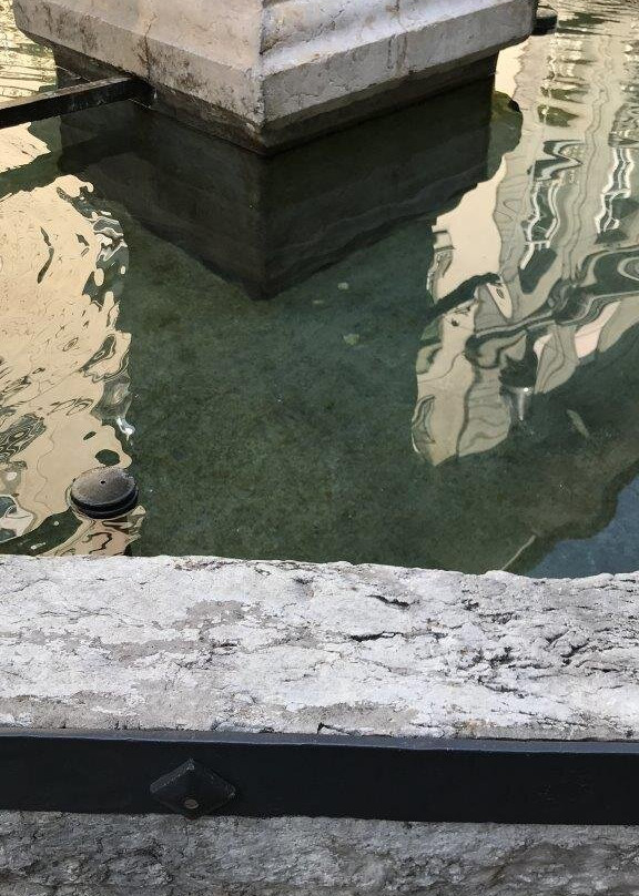 Gerechtigkeitsbrunnen景点图片