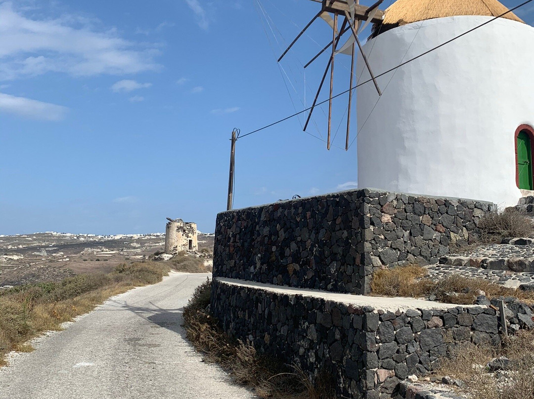 Windmills of Emporio景点图片