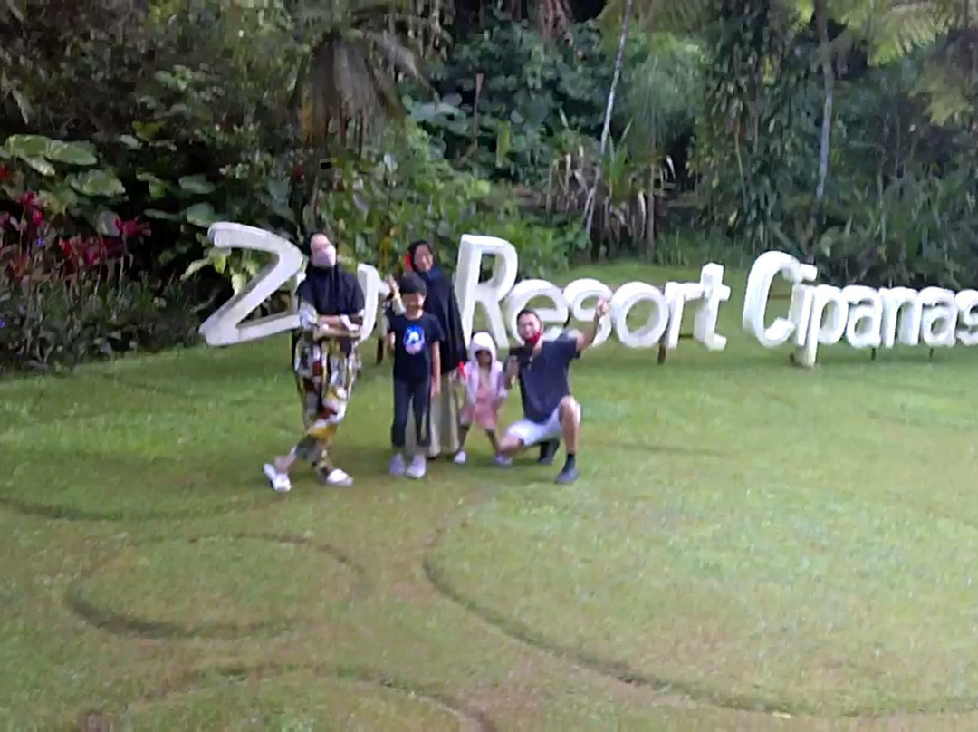 Zuri Resort Cipanas主图