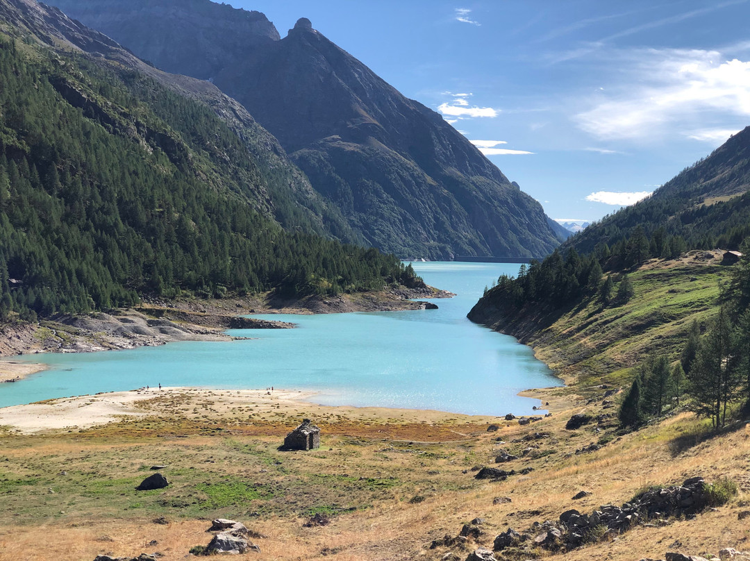 Lago di Place-Moulin景点图片