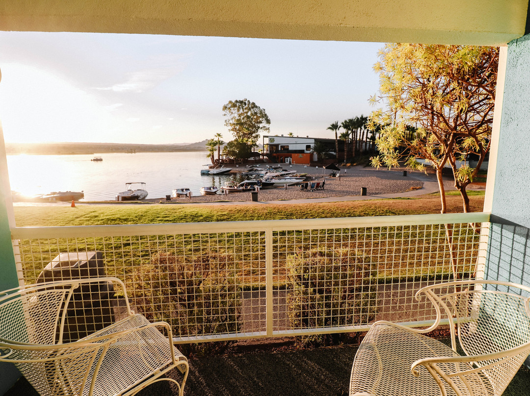 航海海滨度假酒店主图