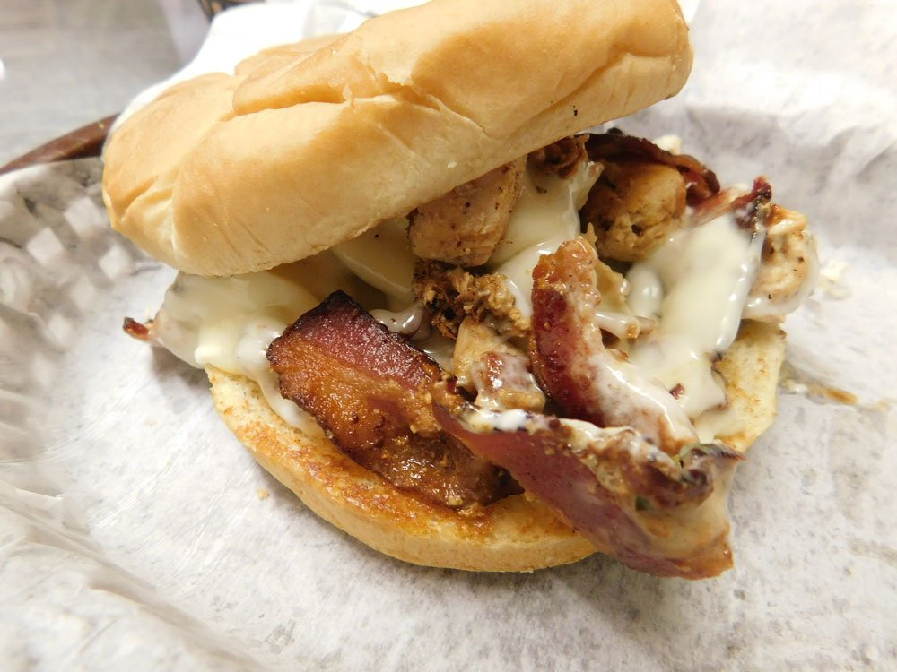 Largo Motel and Cafe主图