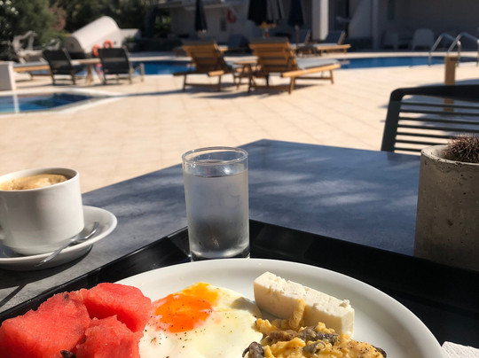 玛丽莉亚乡村酒店主图