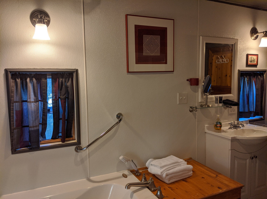 Iron Horse Inn Bed & Breakfast主图