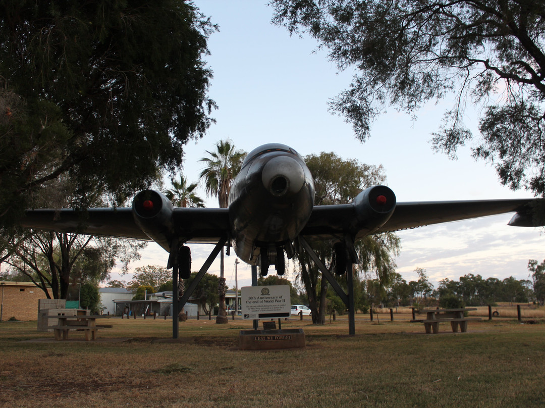 Alex Campbell Park - Brymaroo War Memorial景点图片