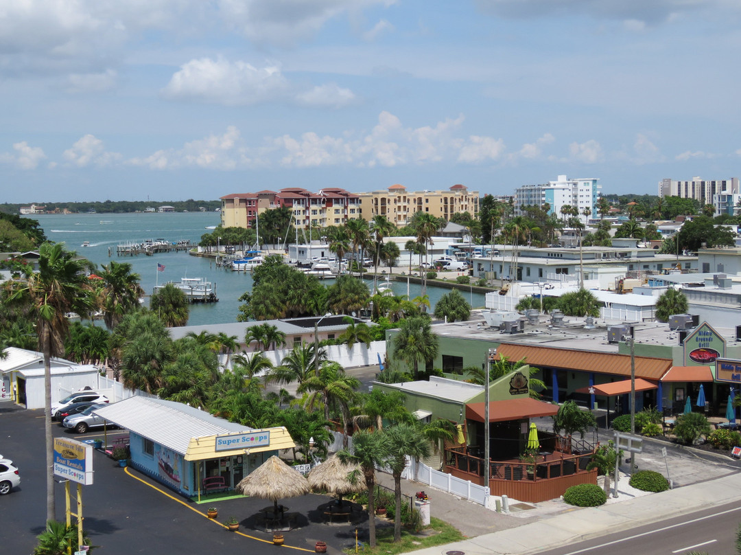 冲浪海滩度假酒店主图