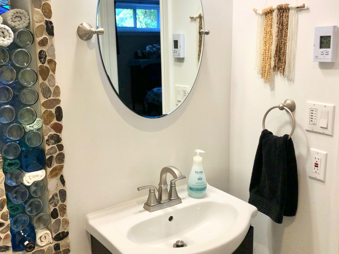 Bee's Knees BnB & Art Studio主图