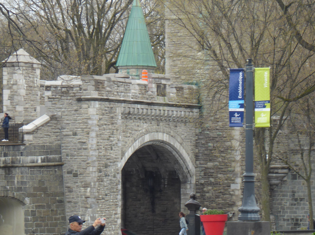 St. Louis Gate (Porte St. Louis)-魁北克市必去景点