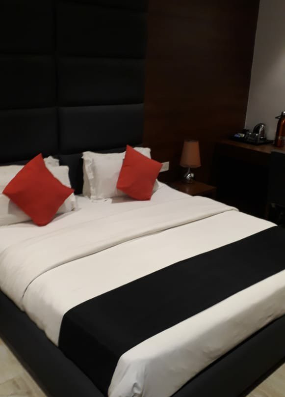 Hotel Crossroad主图