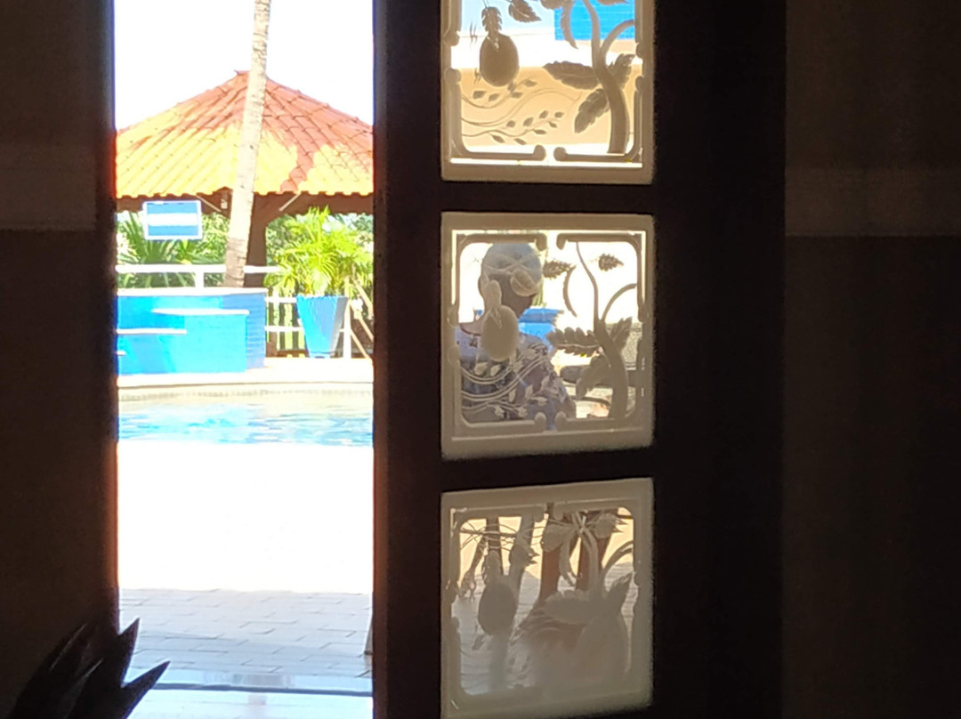 Paradise Inn Hotel主图