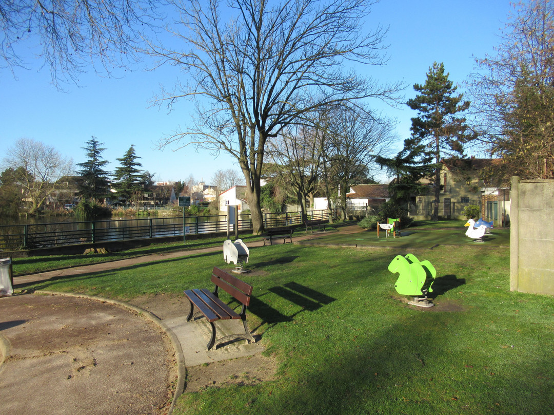 Square Ahmed Merabet-Livry-Gargan必去景点