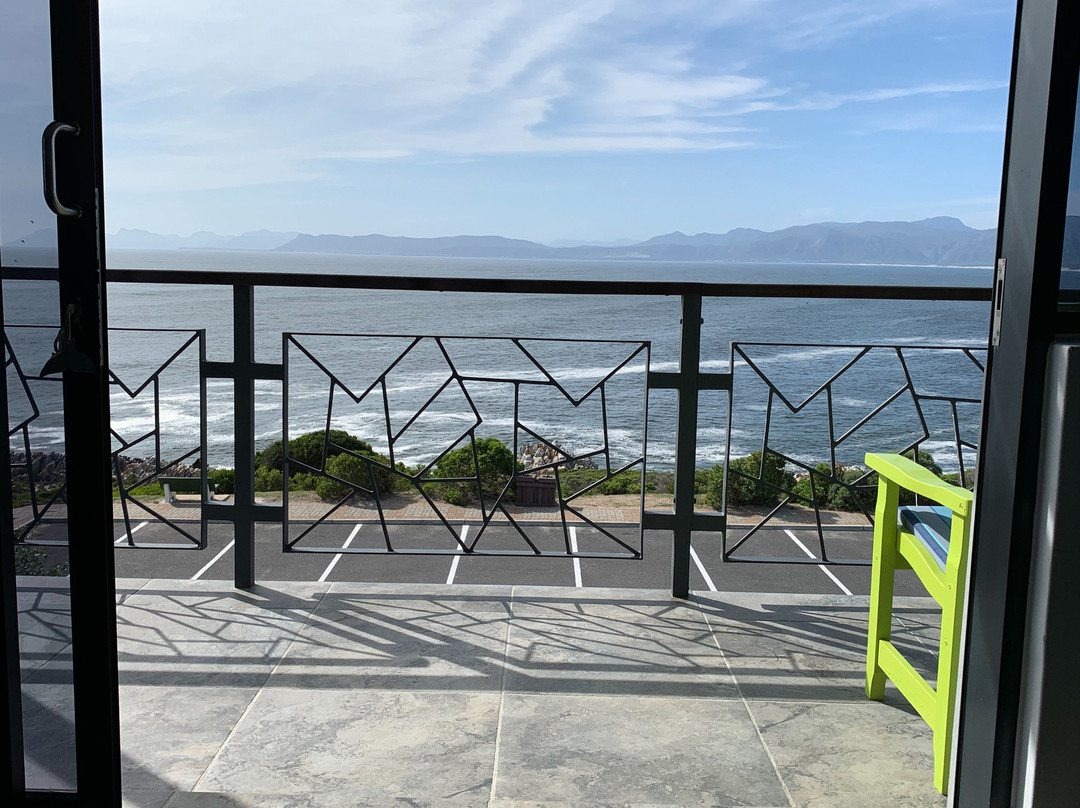 65onCliff Guest Lodge主图