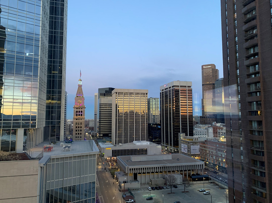 丹佛四季酒店主图