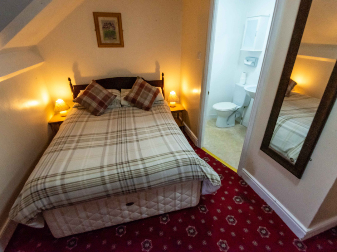 Aarondale Guest House主图