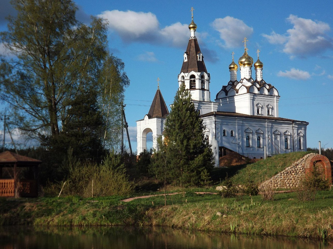 Yard of Holy Trinity Stefano-Makhrishchskiy Monastery-Talitsy必去景点