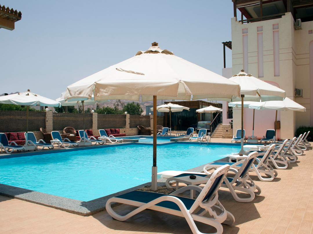 达哈布四星级酒店主图