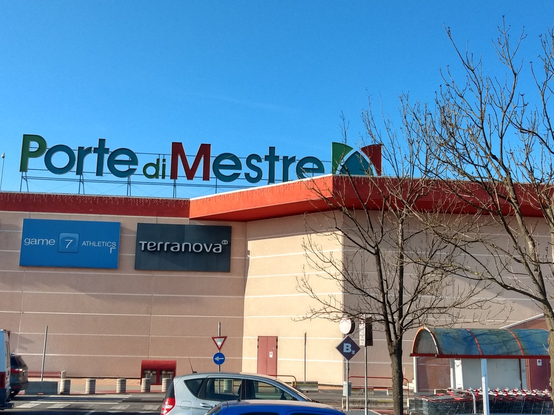 Gallerie Centro Commerciale Auchan景点图片