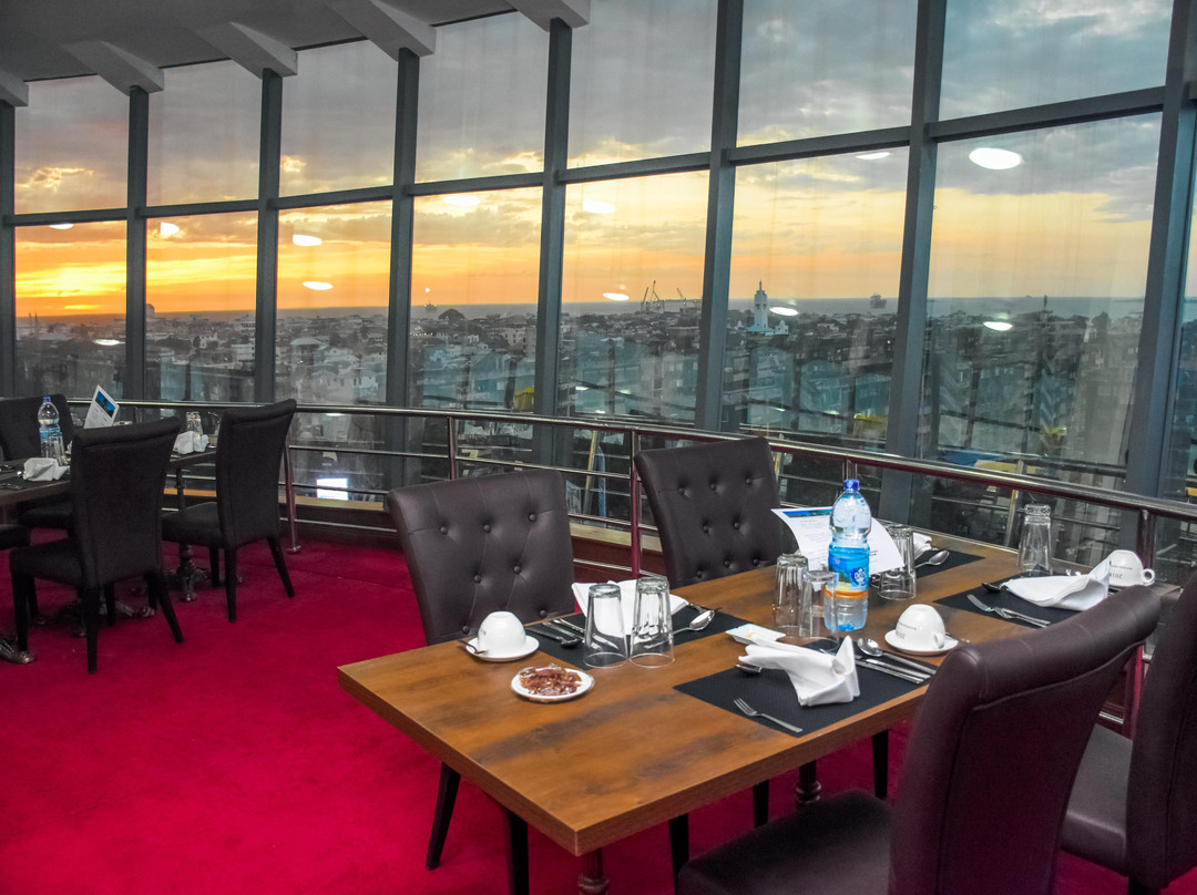 Mapinduzi Revolving Restaurant主图