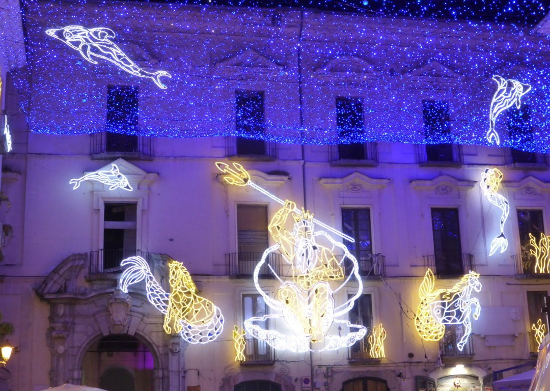 Fontana Dei Pesci Del Vanvitelli-萨勒诺必去景点