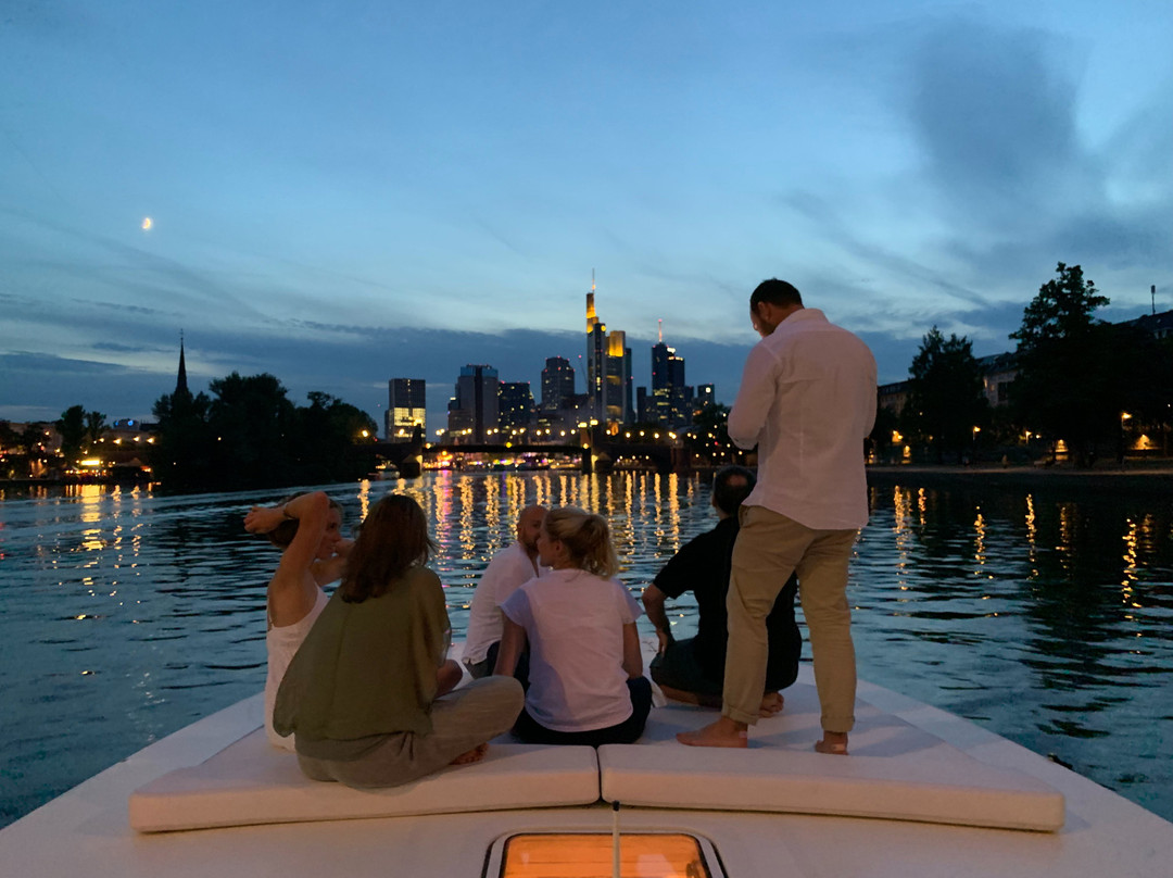 ItalianFlairBoating-法兰克福必去景点