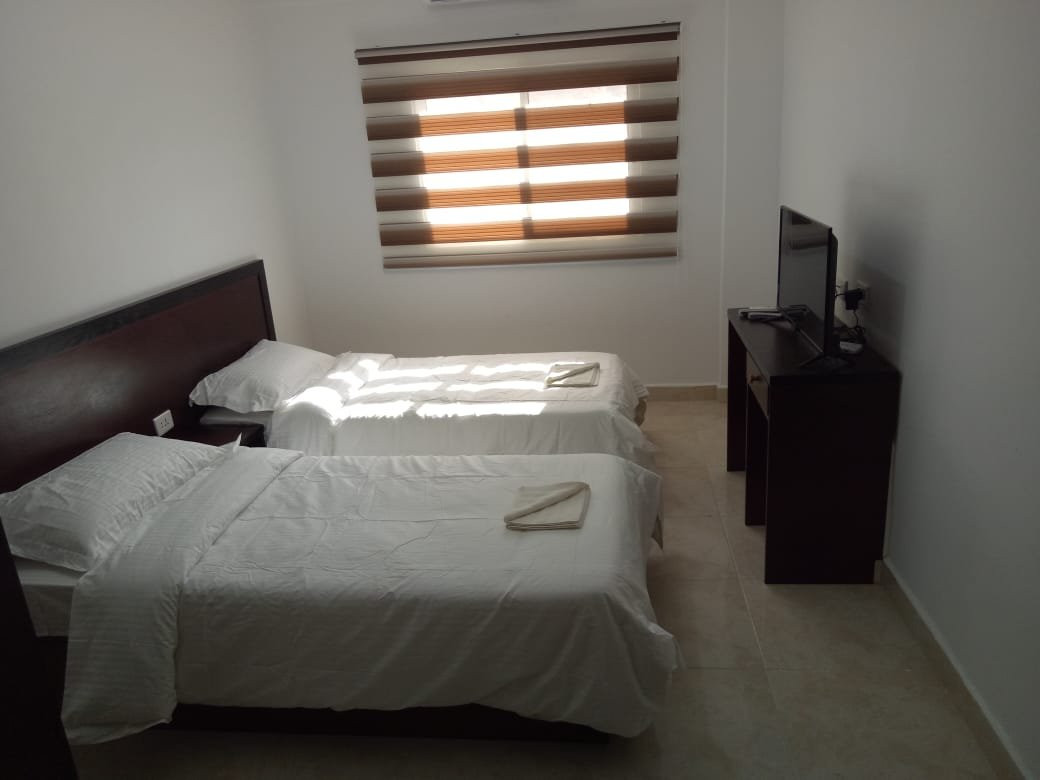 Happy Night House主图