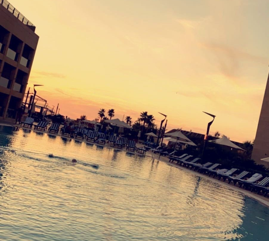 Coral Beach Hotel & Resort主图