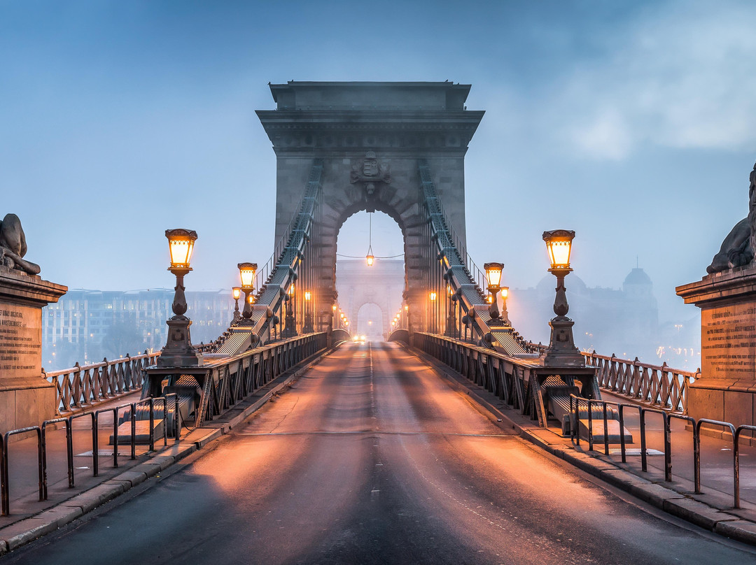 Welcome to Budapest - Night Drive-布达佩斯必去景点