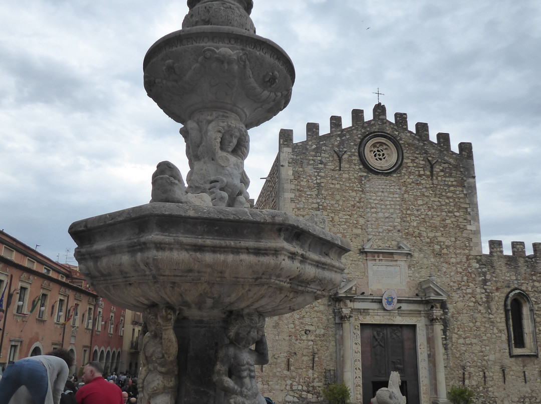 Piazza Duomo-陶尔米纳必去景点