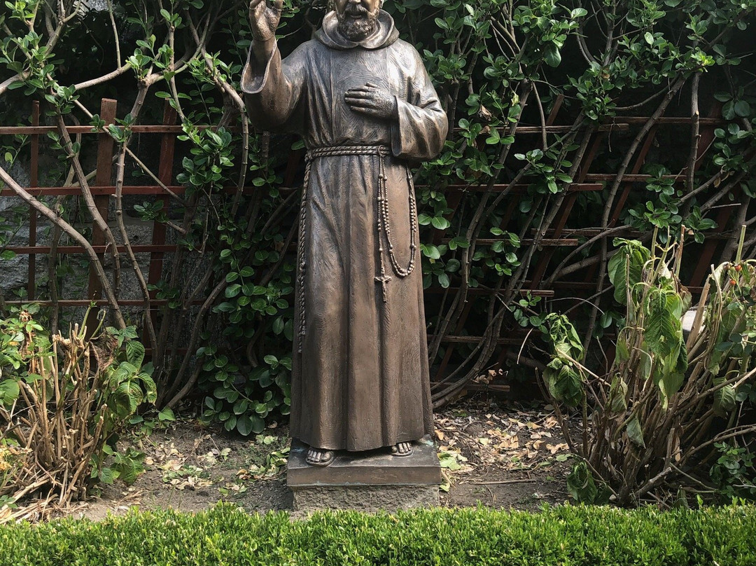 Basilica of Saint John the Evangelist Roman Catholic Church-斯坦福必去景点