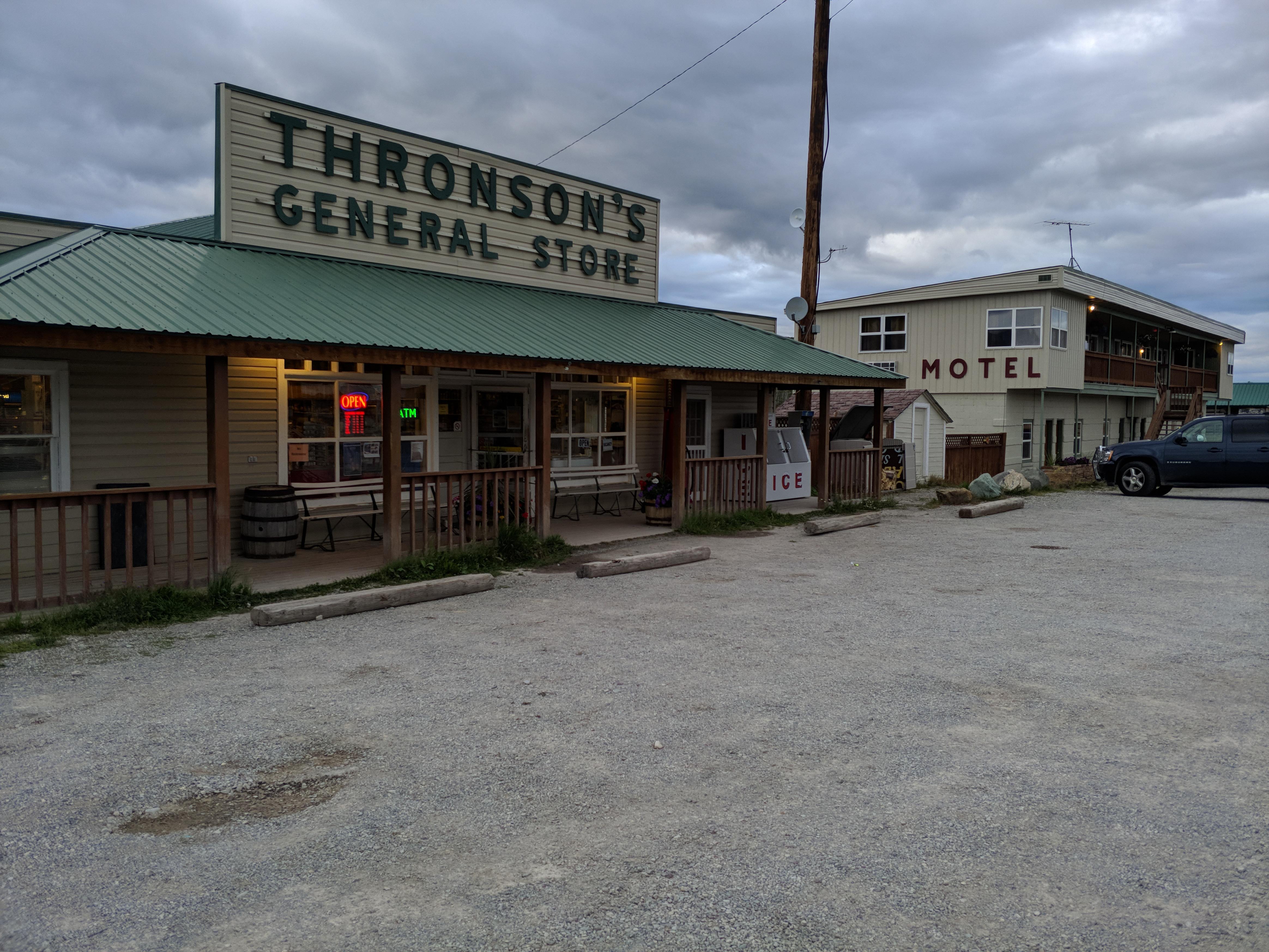 Thronson's General Store and Motel-浴室