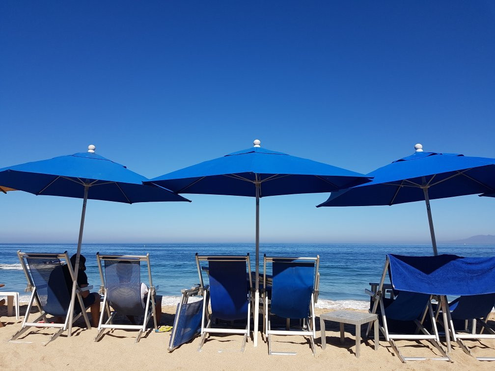 Conchas Chinas旅游景点-Blue Chairs Beach Club Restaurant & Bar