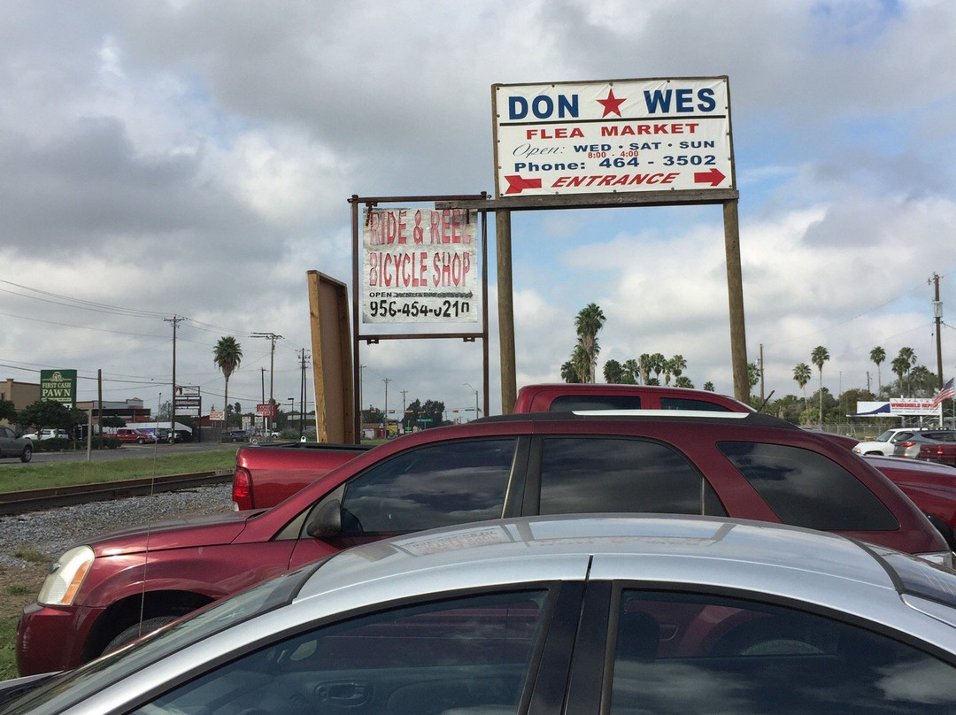 Donna旅游景点-Don Wes Flea Market