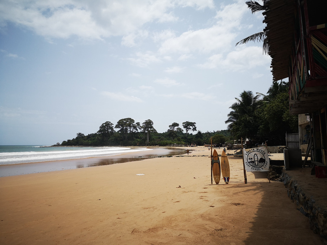 Ahanta Waves Surf School & Camp-Busua必去景点