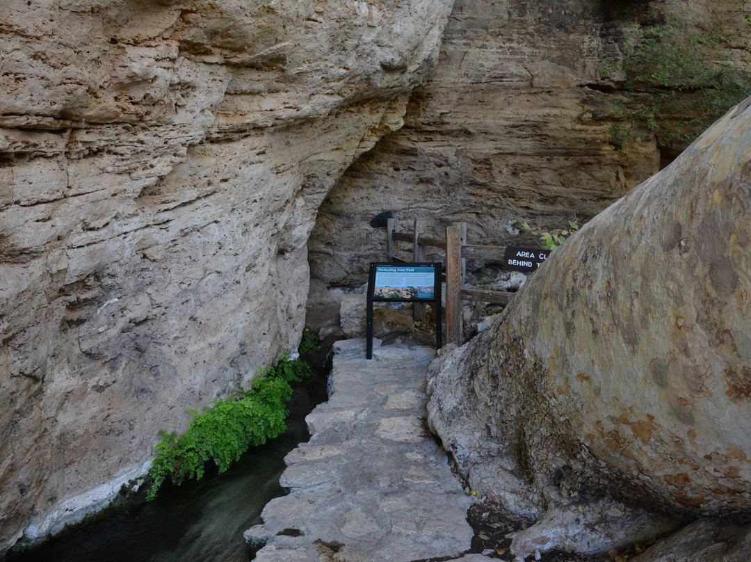 Montezuma Well National Monument景点图片