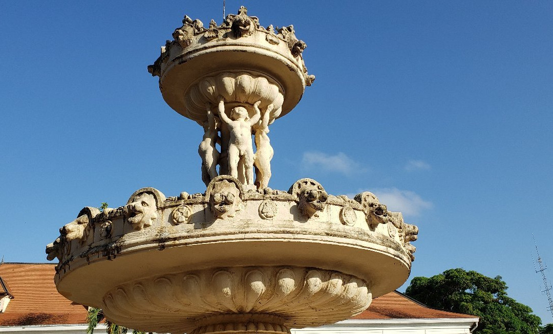 Fontaine De Montravel-卡宴必去景点