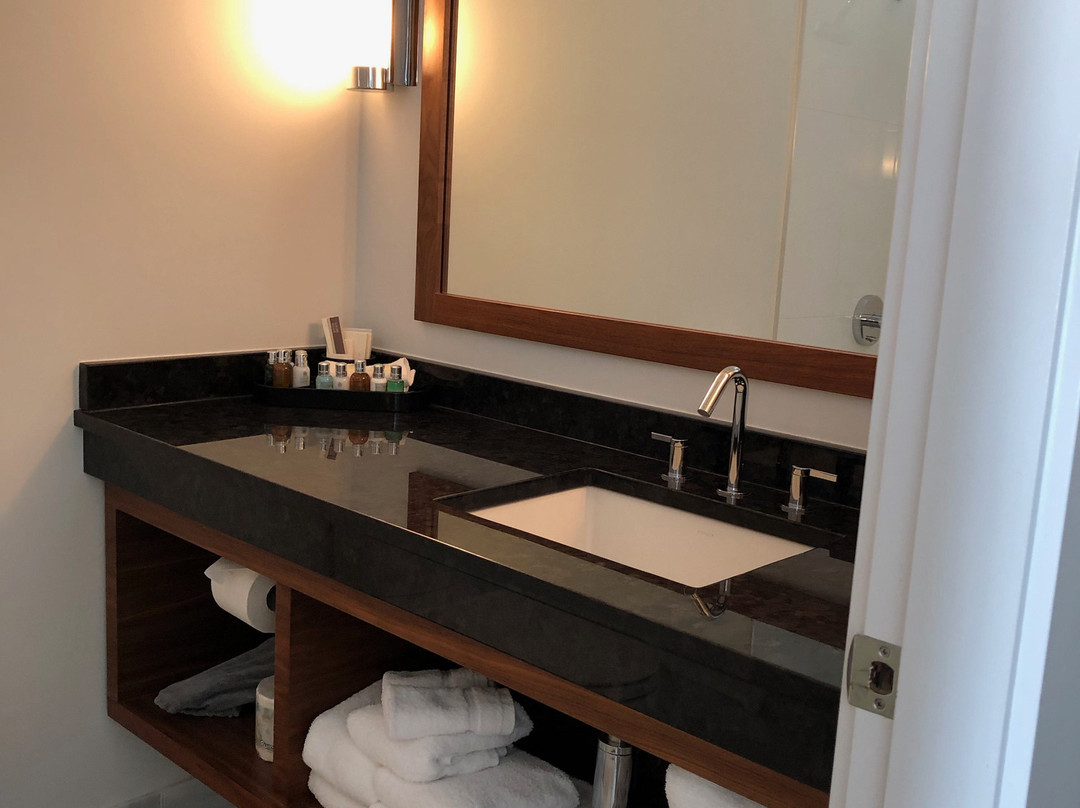 Qualicum Beach Inn主图