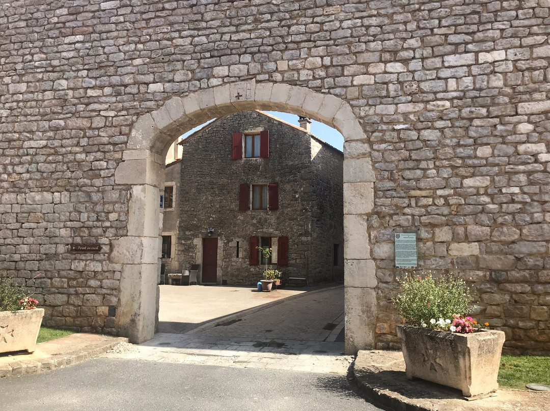 Les Fortifications de La Cavalerie景点图片