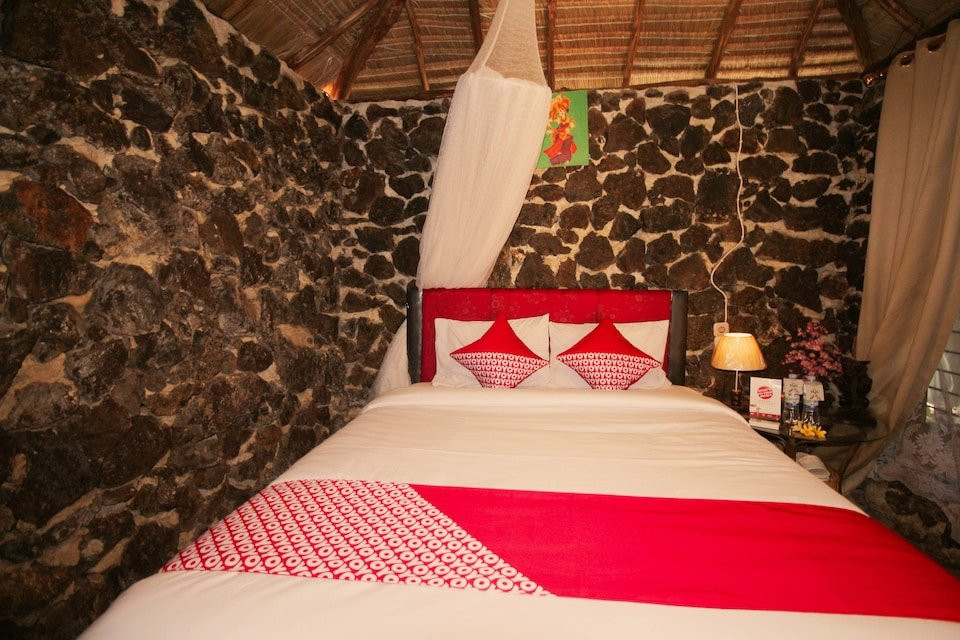 OYO 1115 Villa And Resto Kubu Selem Etnik Bali主图