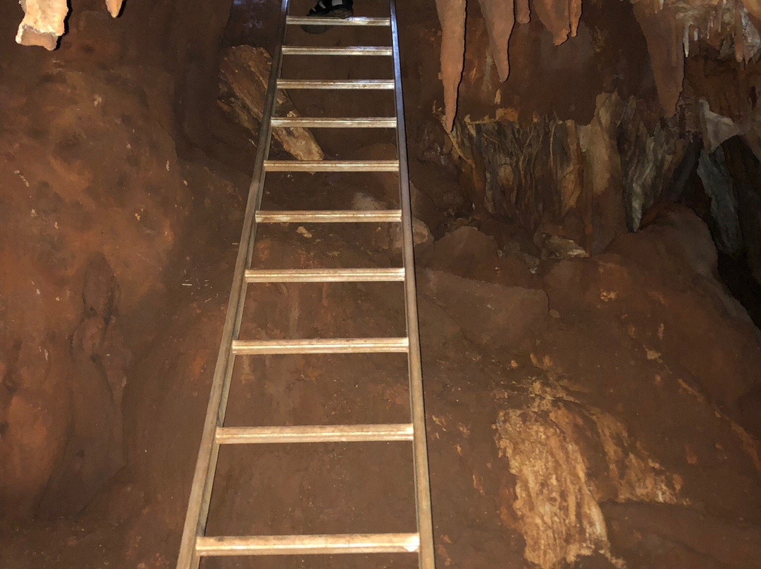 Samonas Cave-Samonas必去景点