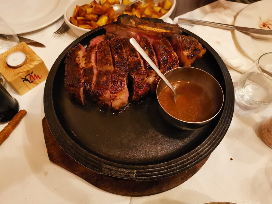 Racale餐馆和美食-McManni Steak House